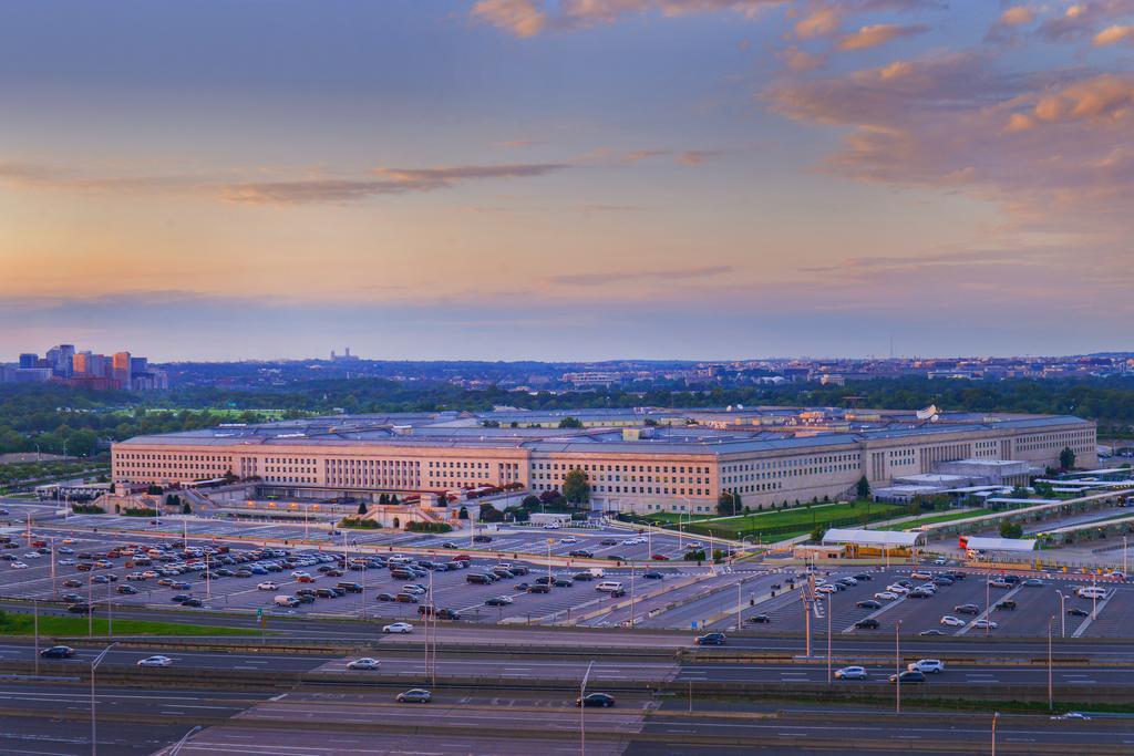Residence Inn Arlington Pentagon City Экстерьер фото